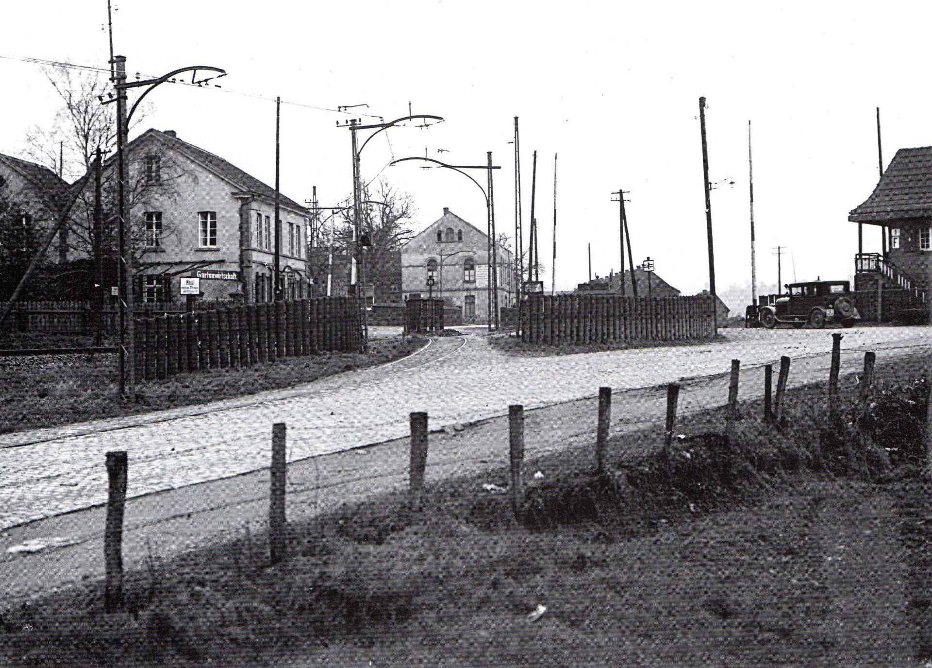 La Cave weiter weg ca 1930