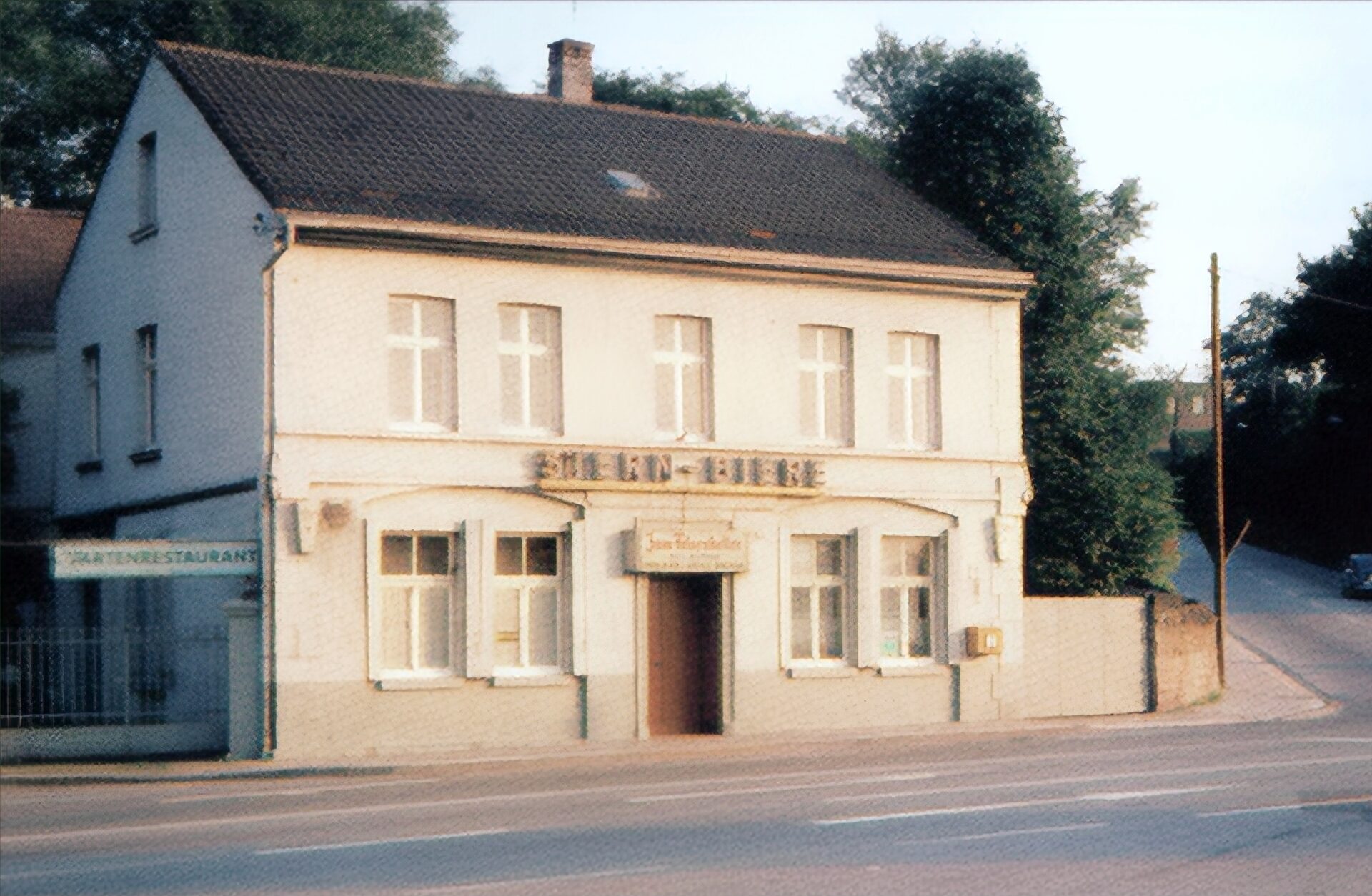 Haus aussen Felsenkeller